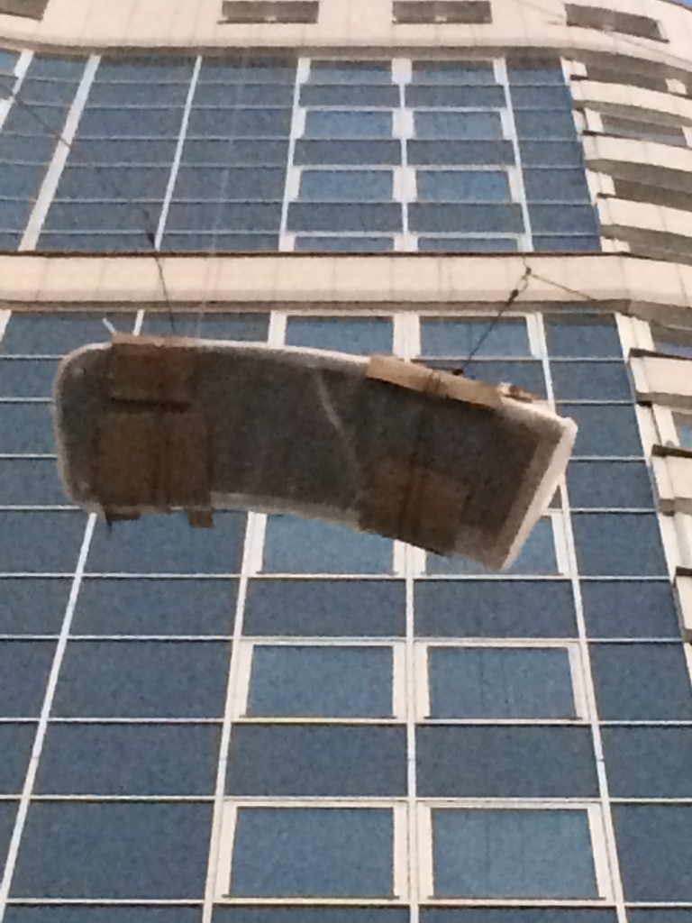 Выполнение высотных работ промышленными альпинистами — подъём и перемещение грузов методом промышленного альпинизма